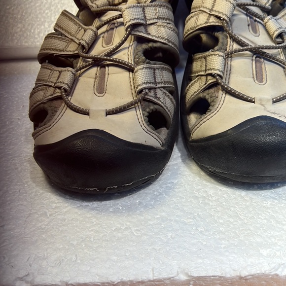 Alpine Design Ghille V, size 9
Womens 9
Sandal - Picture 4 of 6